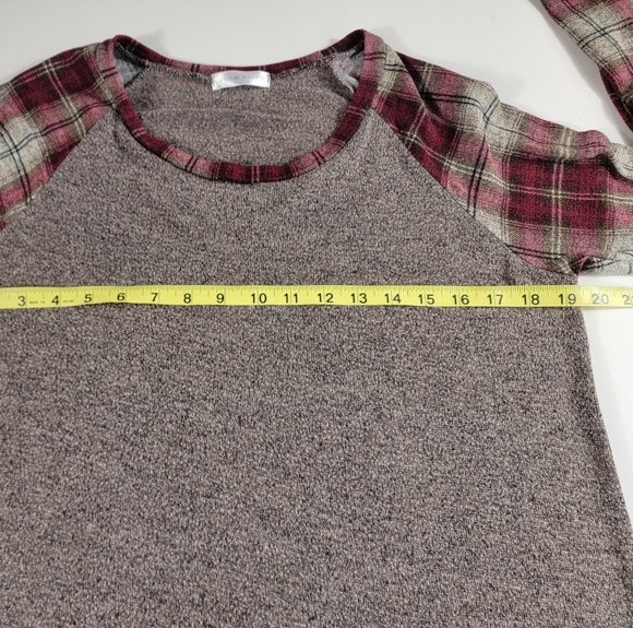 Coco And Main Grey Long Sleeve Top plaid sleeves soft stretch Large L ^ - Picture 5 of 6